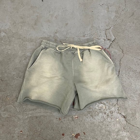 Mooji Mooji Sweat Shorts Aged Sage Green/Grey - Picture 3 of 10